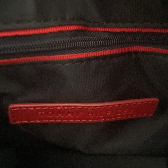 Tan Tommy Hilfiger purse - Picture 6 of 6